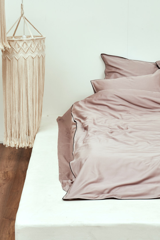 Taupe with black trim №5